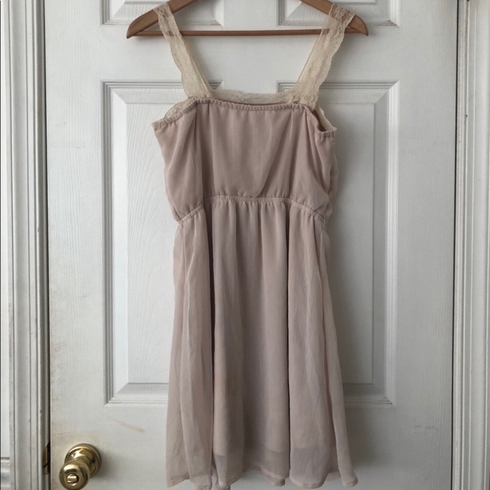 Last Call Vintage lace dress - Picture 3 of 3